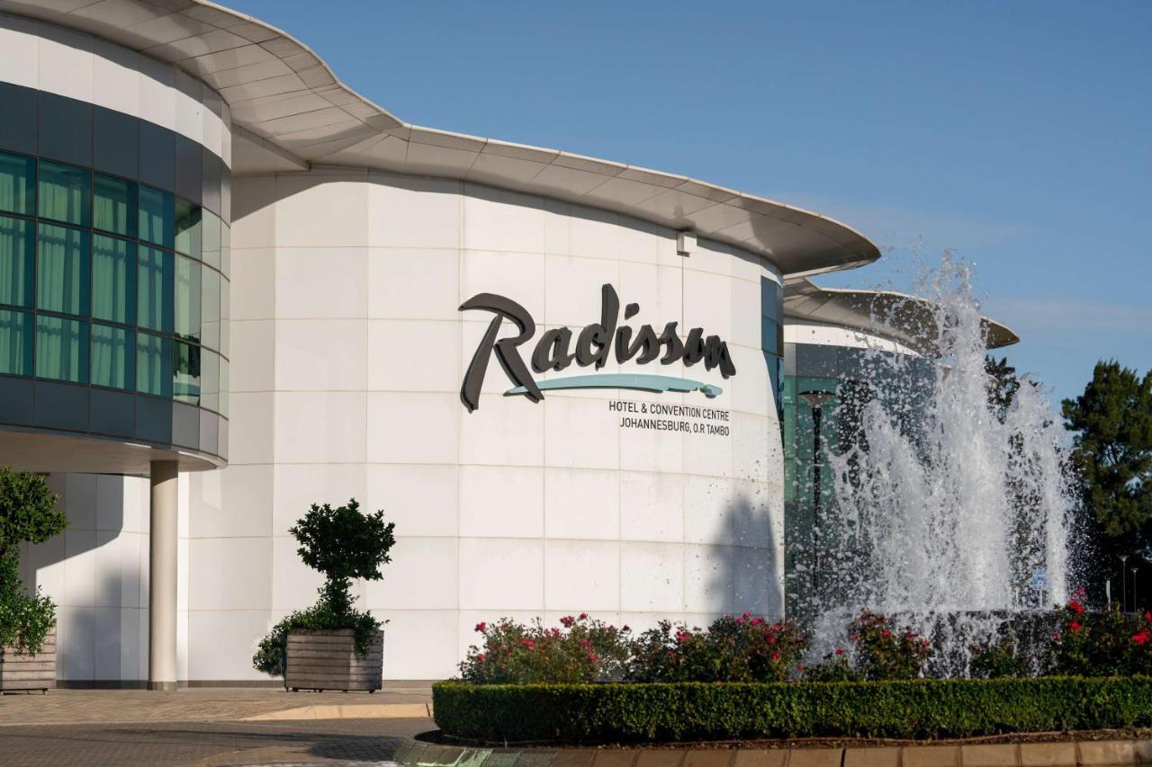 Radisson Hotel & Convention Centre Johannesburg, O.R. Tambo Buitenkant foto